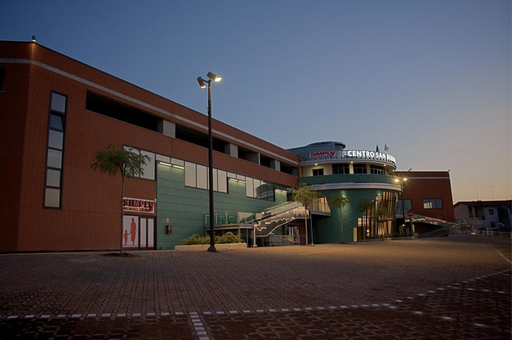 Winkelcentrum van Nepi